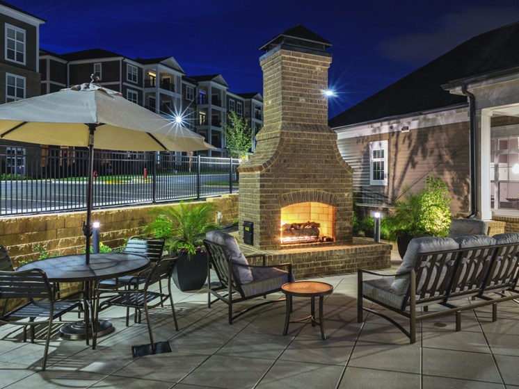 Courtyard with Ample Sitting at Abberly at Southpoint Apartment Homes, Fredericksburg, Virginia